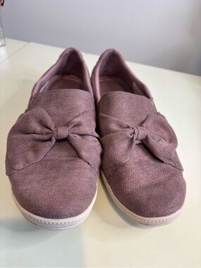 Skechers Women's Slip-On Madison Bow Flats in Dusty Mauve